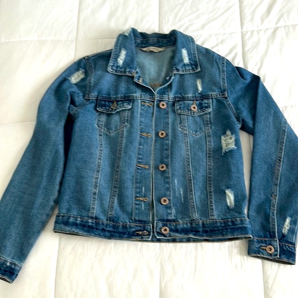 🌸🌼Factory distressed Jean denim jacket - Picture 1 of 5